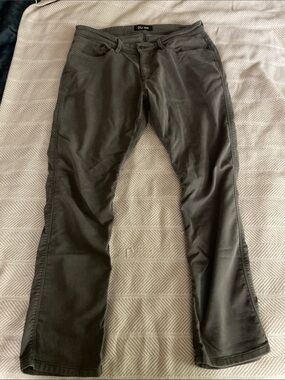Du/er Green Relaxed Fit pants